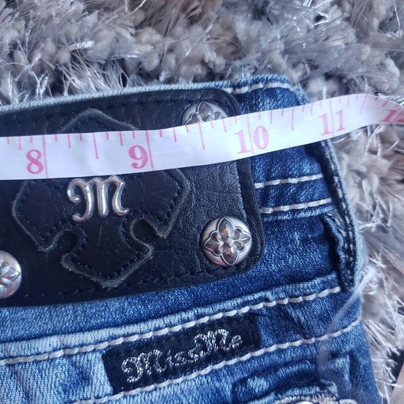 Miss Me Girls Size 8 Cropped Denim Embroidered Pocket Jeans - Picture 4 of 8